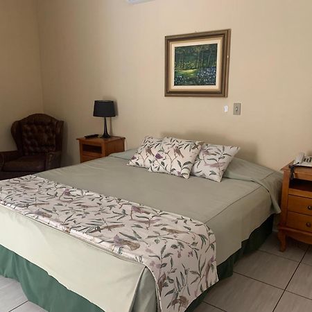 Hotel Formigas Na Figueira Tibagi Eksteriør billede